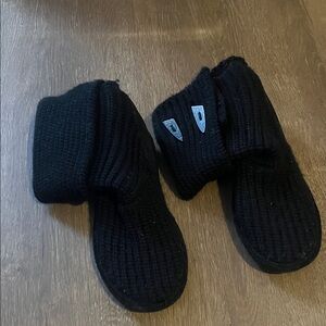 Cozy Black Womens  Sweater Boots